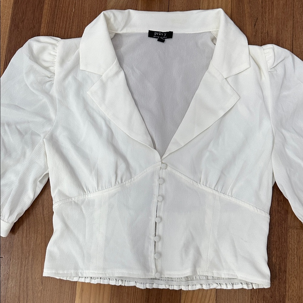 New without tags Privy White Button-Up Blouse - Picture 2 of 6